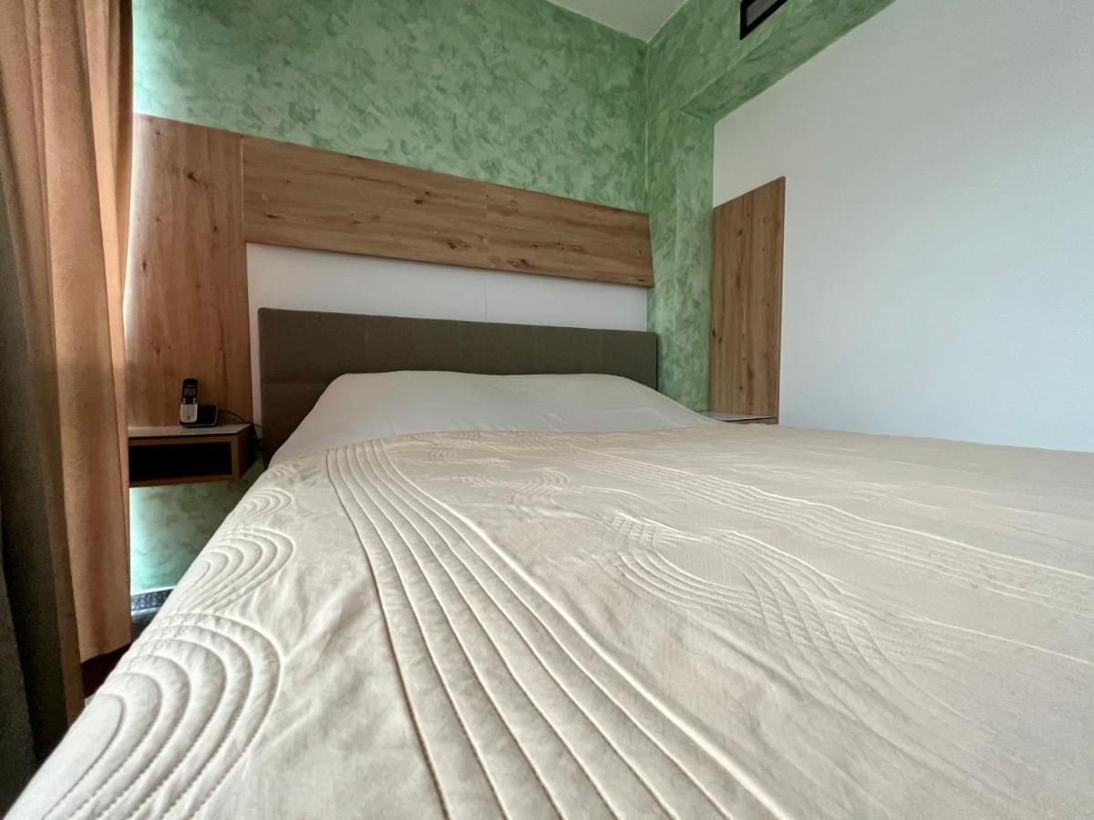 Hotel Brkic Sarajevo Airport - Free Parking Exterior foto