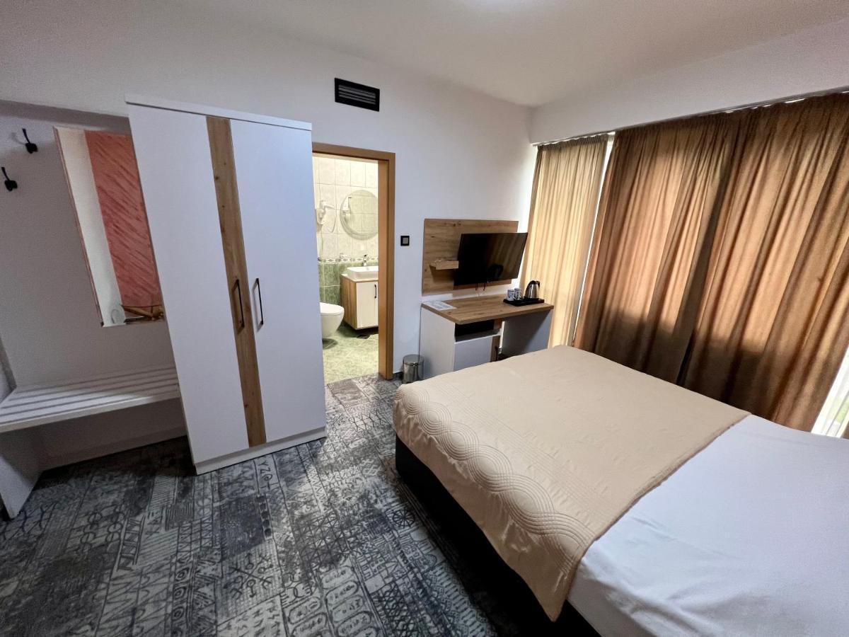 Hotel Brkic Sarajevo Airport - Free Parking Exterior foto