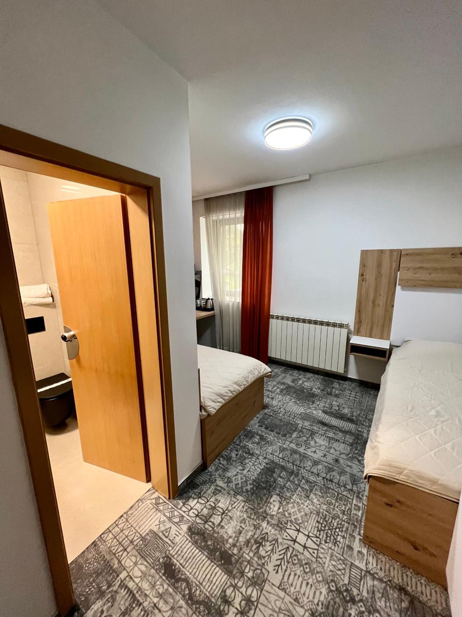 Hotel Brkic Sarajevo Airport - Free Parking Exterior foto