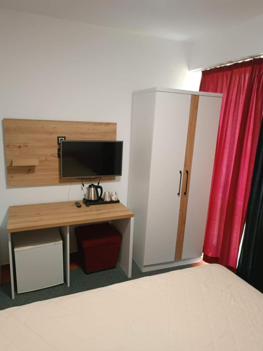 Hotel Brkic Sarajevo Airport - Free Parking Exterior foto