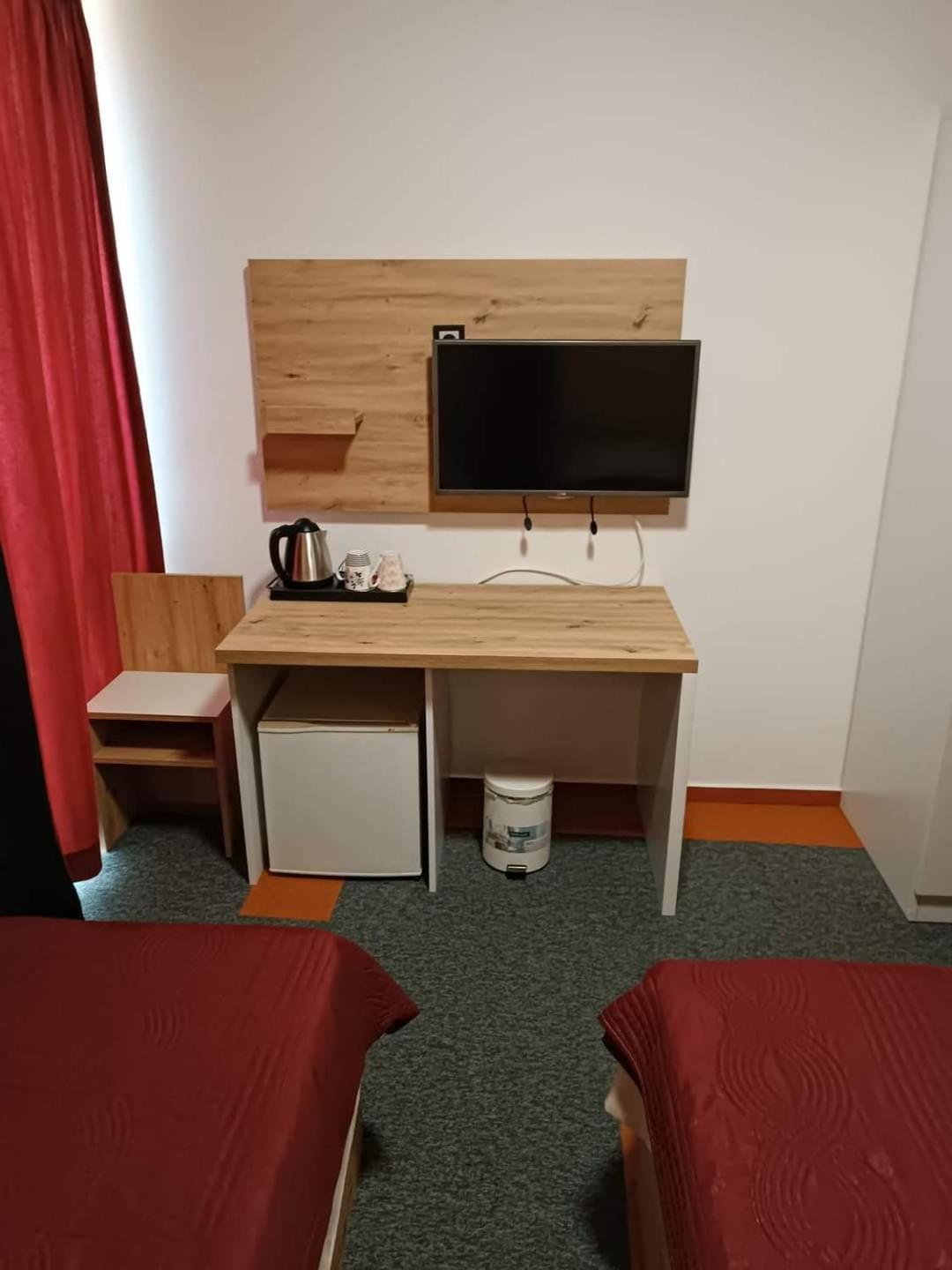 Hotel Brkic Sarajevo Airport - Free Parking Exterior foto